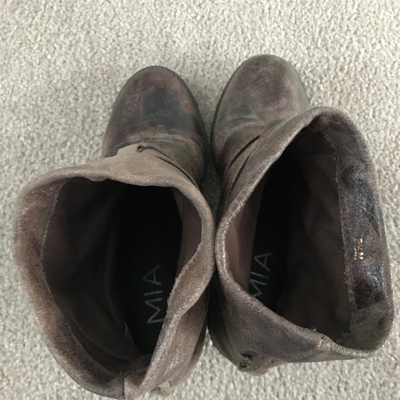 Mia Booties - Picture 5 of 7